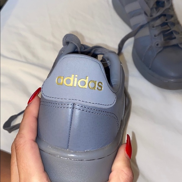 Adidas - Picture 3 of 4